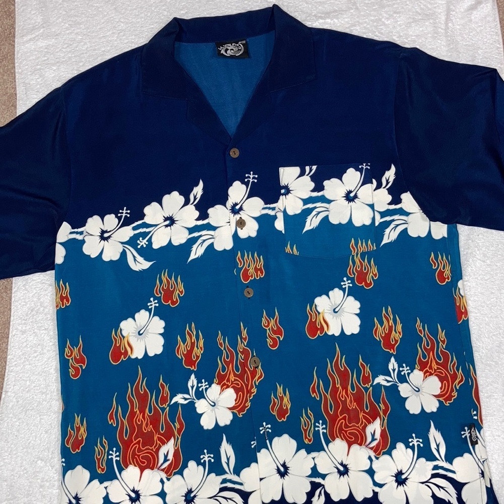 Uluwatu xxl hibiscus flames Hawaiian button down